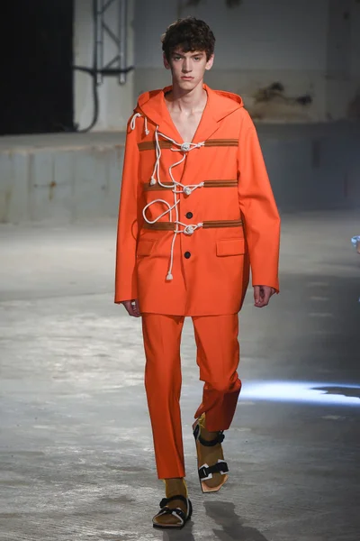 Look 22